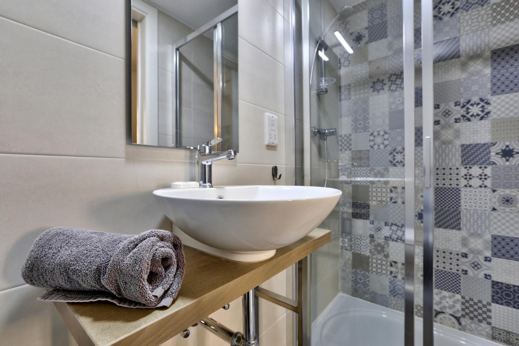 Exquisite 3-Bedroom Duplex Penthouse With Jacuzzi In Valletta Centre Exterior photo